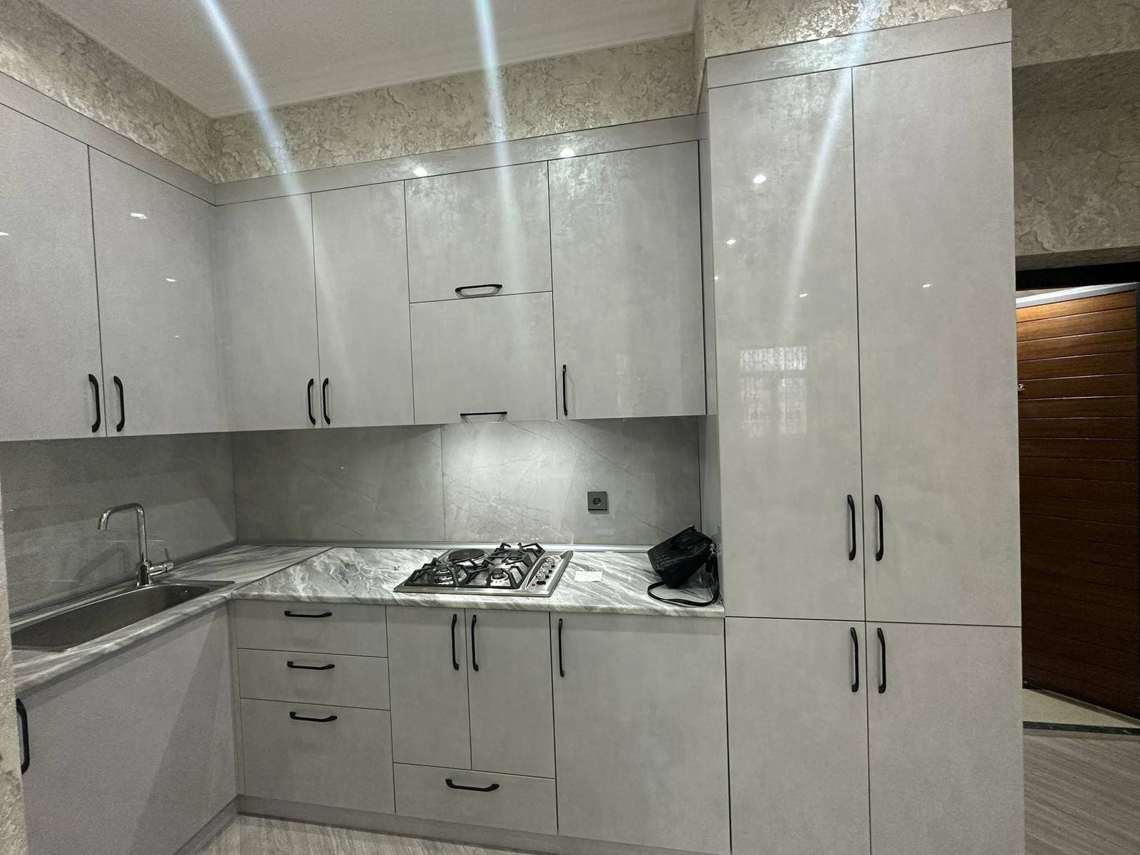 Salam Aleykum. MENZİL KIRAYE VERILIR. MTK - TERAS PARK (