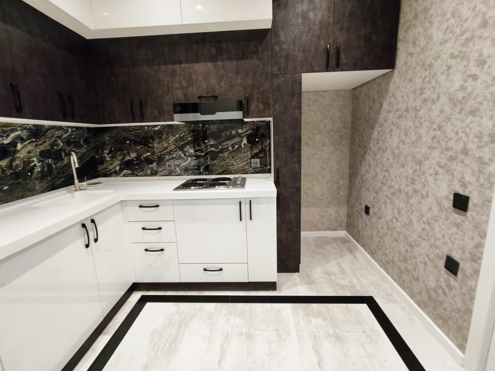 Qara Qarayev metrosu . BonaDea hospitalının yanı . Tam