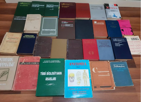 Продается в списке медицинский книги 1.Неотложная помощь в