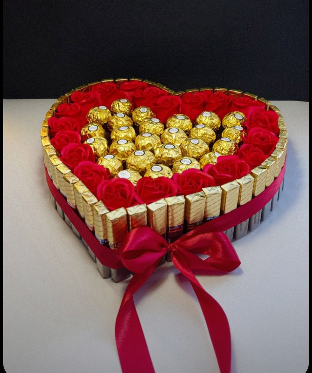 Sokolad sebeti sifarisle hazirlanir.Sifarisler en az 1 gun